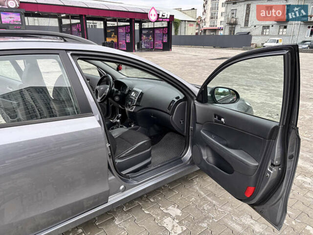 Хендай i30 2011 в Львове на Automoto.ua Серый Хендай i30, объемом двигателя 1.58 л и пробегом 213 тыс. км за 7000 $, фото 7 на Automoto.ua