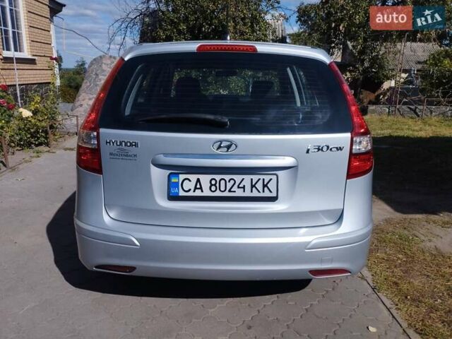Серый Хендай i30, объемом двигателя 1.4 л и пробегом 188 тыс. км за 6000 $, фото 5 на Automoto.ua