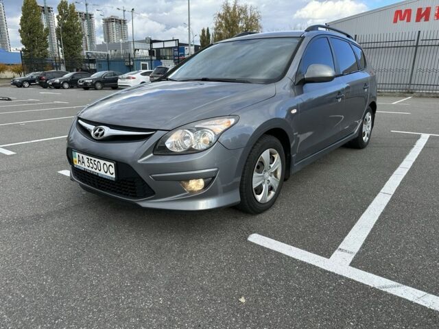 Сірий Хендай i30, об'ємом двигуна 1.6 л та пробігом 157 тис. км за 6000 $, фото 1 на Automoto.ua