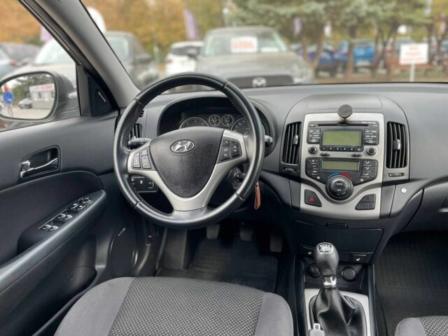 Хендай i30 2011 в Кривом Роге на Automoto.ua Серый Хендай i30, объемом двигателя 1.6 л и пробегом 226 тыс. км за 7500 $, фото 15 на Automoto.ua