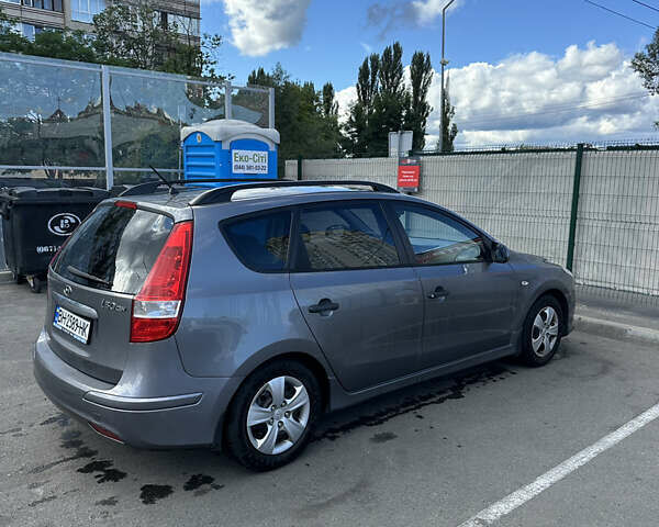 Серый Хендай i30, объемом двигателя 1.59 л и пробегом 146 тыс. км за 7000 $, фото 1 на Automoto.ua