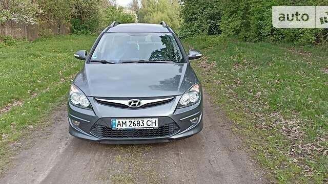 Сірий Хендай i30, об'ємом двигуна 1.6 л та пробігом 211 тис. км за 6200 $, фото 3 на Automoto.ua