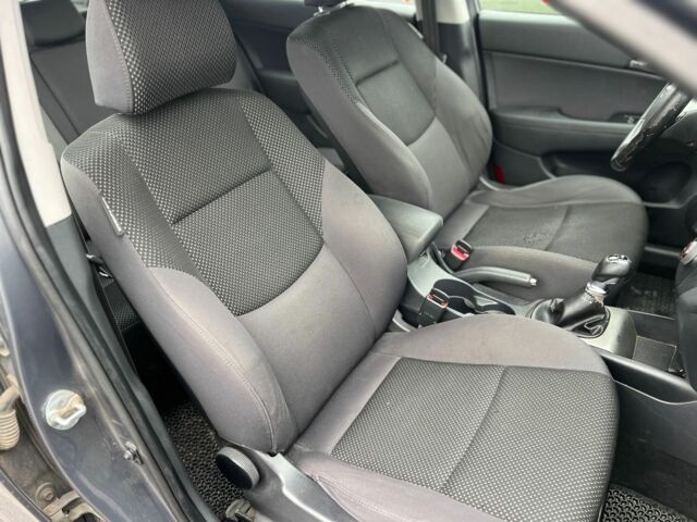 Серый Хендай i30, объемом двигателя 1.6 л и пробегом 290 тыс. км за 2750 $, фото 7 на Automoto.ua