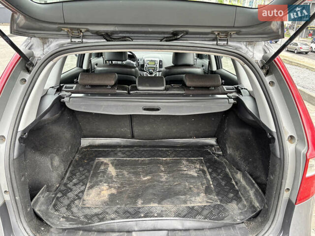 Хендай i30 2011 в Львове на Automoto.ua Серый Хендай i30, объемом двигателя 1.58 л и пробегом 213 тыс. км за 7000 $, фото 16 на Automoto.ua