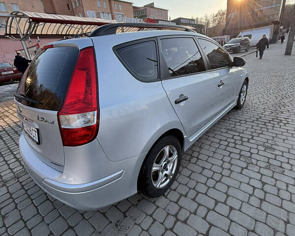 Серый Хендай i30, объемом двигателя 1.58 л и пробегом 170 тыс. км за 6450 $, фото 41 на Automoto.ua