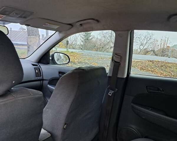 Серый Хендай i30, объемом двигателя 1.58 л и пробегом 152 тыс. км за 5400 $, фото 5 на Automoto.ua