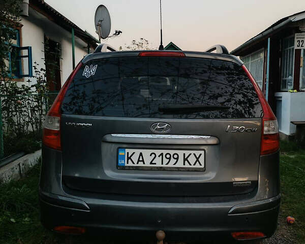 Серый Хендай i30, объемом двигателя 1.58 л и пробегом 348 тыс. км за 6000 $, фото 1 на Automoto.ua