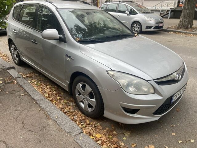Серый Хендай i30, объемом двигателя 1.4 л и пробегом 440 тыс. км за 2952 $, фото 1 на Automoto.ua