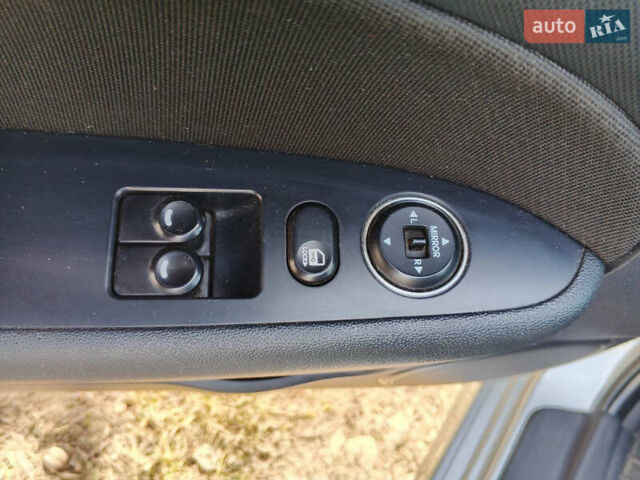 Серый Хендай i30, объемом двигателя 1.6 л и пробегом 233 тыс. км за 7300 $, фото 15 на Automoto.ua
