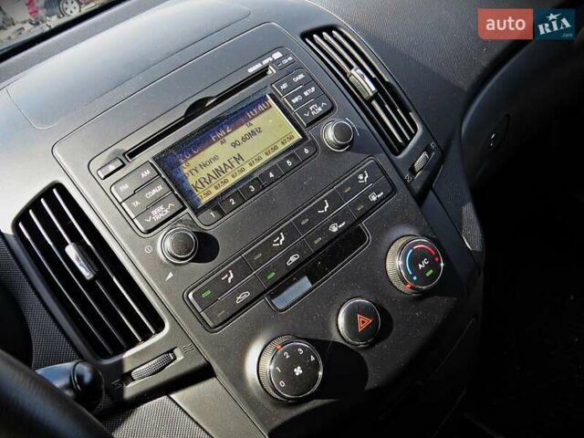 Серый Хендай i30, объемом двигателя 0 л и пробегом 188 тыс. км за 6300 $, фото 10 на Automoto.ua