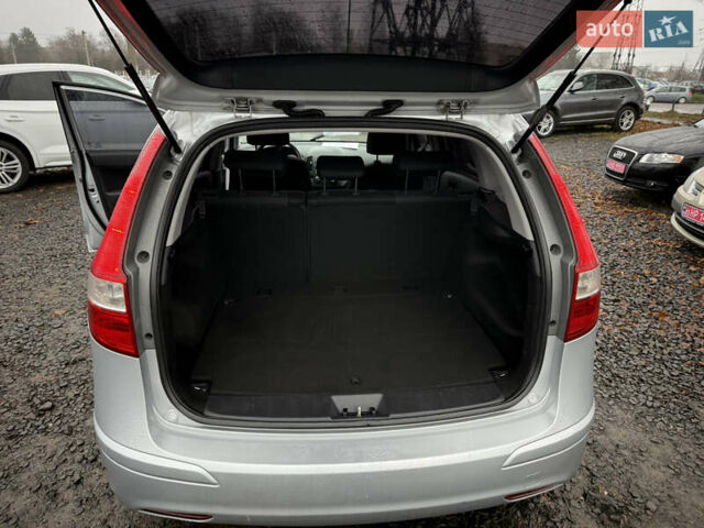 Серый Хендай i30, объемом двигателя 1.58 л и пробегом 286 тыс. км за 4900 $, фото 31 на Automoto.ua