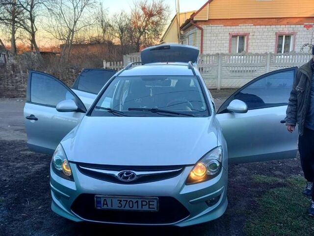 Серый Хендай i30, объемом двигателя 1.6 л и пробегом 235 тыс. км за 6700 $, фото 2 на Automoto.ua