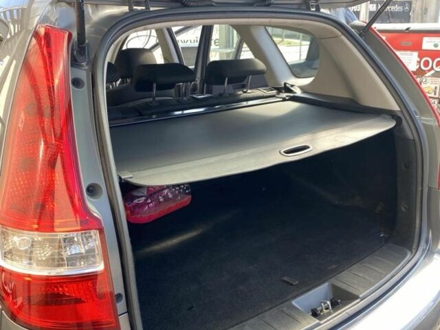 Серый Хендай i30, объемом двигателя 1.4 л и пробегом 240 тыс. км за 5800 $, фото 3 на Automoto.ua