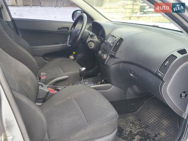 Серый Хендай i30, объемом двигателя 1.59 л и пробегом 150 тыс. км за 7500 $, фото 18 на Automoto.ua