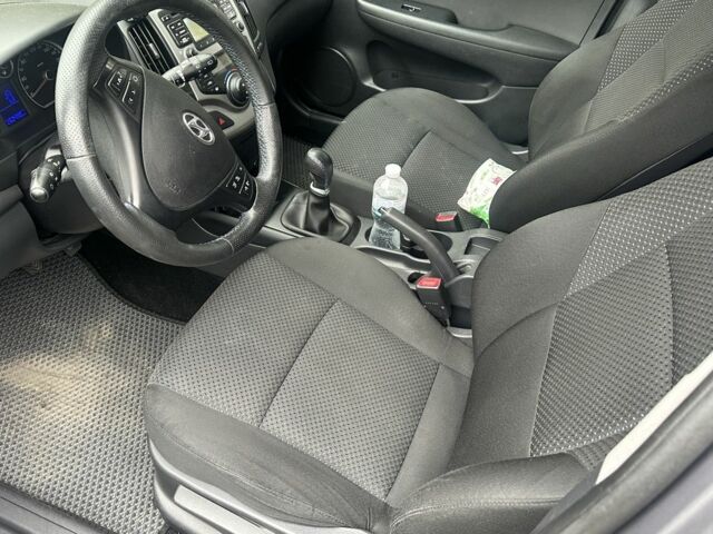 Хендай i30 2011 в Виннице на Automoto.ua Серый Хендай i30, объемом двигателя 1.6 л и пробегом 200 тыс. км за 3650 $, фото 5 на Automoto.ua