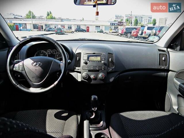Серый Хендай i30, объемом двигателя 0 л и пробегом 188 тыс. км за 6300 $, фото 14 на Automoto.ua