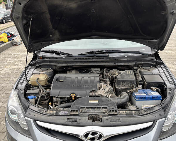 Хендай i30 2011 в Львове на Automoto.ua Серый Хендай i30, объемом двигателя 1.58 л и пробегом 213 тыс. км за 7000 $, фото 18 на Automoto.ua