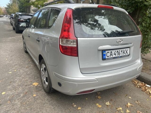 Серый Хендай i30, объемом двигателя 1.4 л и пробегом 440 тыс. км за 2952 $, фото 3 на Automoto.ua