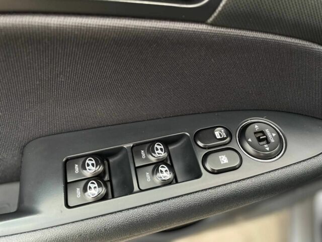 Хендай i30 2011 в Кривом Роге на Automoto.ua Серый Хендай i30, объемом двигателя 1.6 л и пробегом 226 тыс. км за 7500 $, фото 8 на Automoto.ua