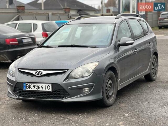 Серый Хендай i30, объемом двигателя 1.6 л и пробегом 290 тыс. км за 2750 $, фото 7 на Automoto.ua