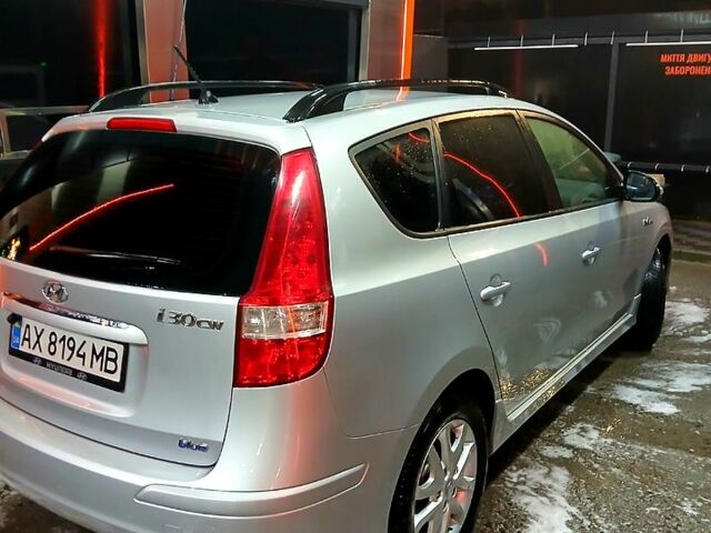 Серый Хендай i30, объемом двигателя 1.4 л и пробегом 218 тыс. км за 7000 $, фото 2 на Automoto.ua