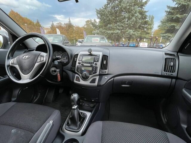 Хендай i30 2011 в Кривом Роге на Automoto.ua Серый Хендай i30, объемом двигателя 1.6 л и пробегом 226 тыс. км за 7500 $, фото 13 на Automoto.ua