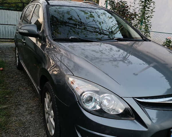 Серый Хендай i30, объемом двигателя 1.58 л и пробегом 348 тыс. км за 6000 $, фото 2 на Automoto.ua