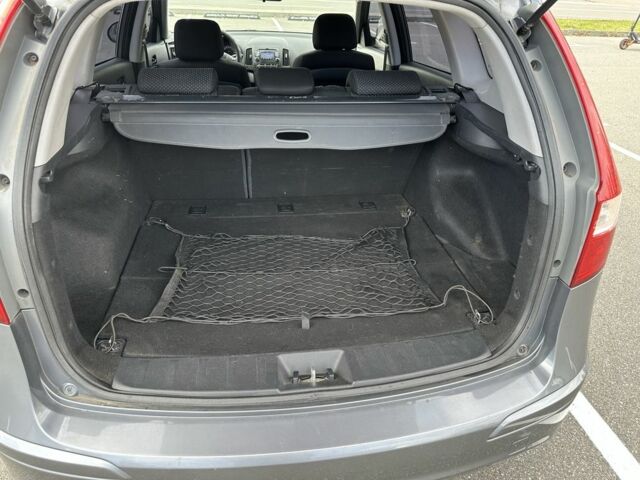 Сірий Хендай i30, об'ємом двигуна 1.6 л та пробігом 157 тис. км за 6000 $, фото 11 на Automoto.ua