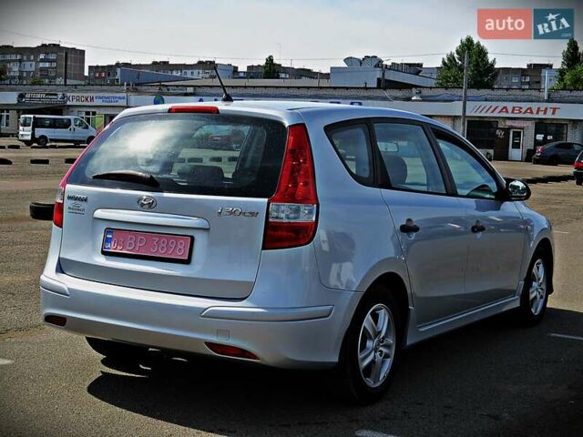Серый Хендай i30, объемом двигателя 0 л и пробегом 188 тыс. км за 6300 $, фото 2 на Automoto.ua