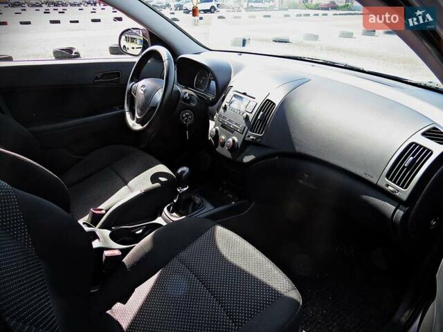 Серый Хендай i30, объемом двигателя 0 л и пробегом 188 тыс. км за 6300 $, фото 16 на Automoto.ua