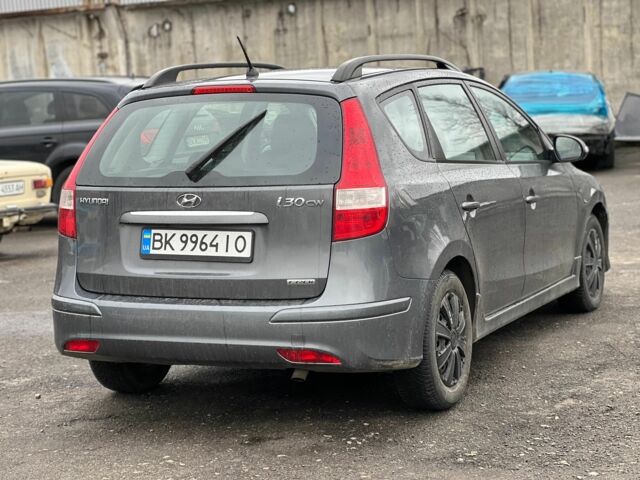 Серый Хендай i30, объемом двигателя 1.6 л и пробегом 290 тыс. км за 2750 $, фото 5 на Automoto.ua