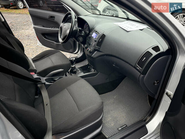 Серый Хендай i30, объемом двигателя 1.58 л и пробегом 286 тыс. км за 4900 $, фото 28 на Automoto.ua