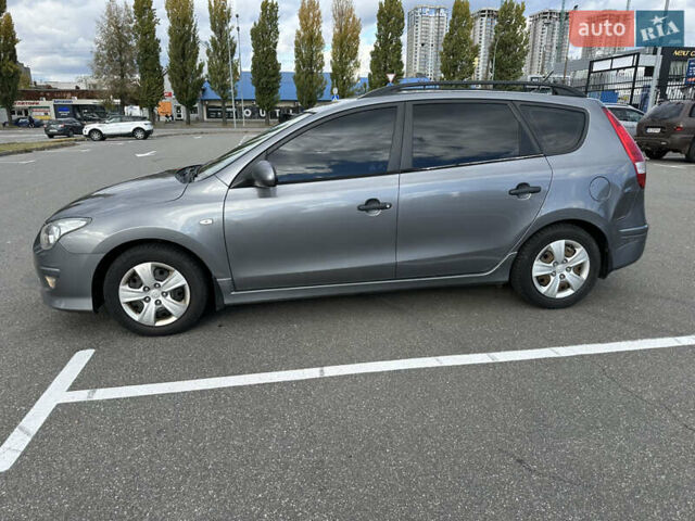 Сірий Хендай i30, об'ємом двигуна 1.59 л та пробігом 157 тис. км за 6000 $, фото 2 на Automoto.ua