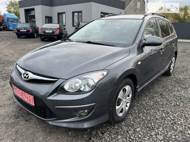 Сірий Хендай i30, об'ємом двигуна 1.4 л та пробігом 209 тис. км за 6550 $, фото 5 на Automoto.ua