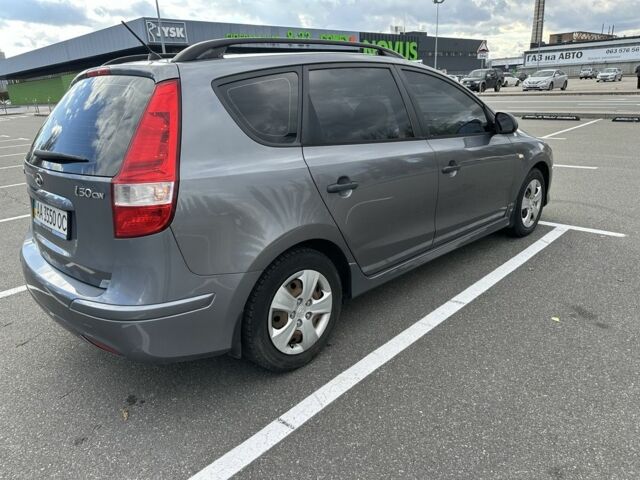 Сірий Хендай i30, об'ємом двигуна 1.6 л та пробігом 157 тис. км за 6000 $, фото 5 на Automoto.ua