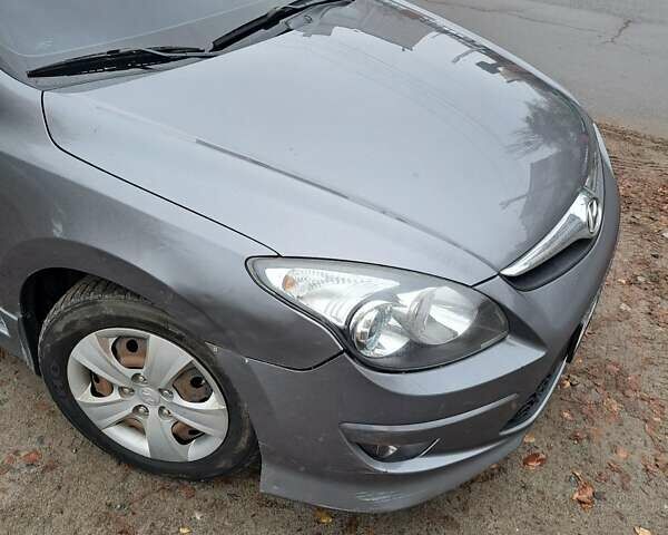 Серый Хендай i30, объемом двигателя 1.58 л и пробегом 152 тыс. км за 5400 $, фото 17 на Automoto.ua