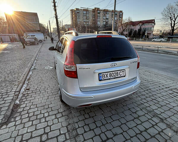 Серый Хендай i30, объемом двигателя 1.58 л и пробегом 170 тыс. км за 6450 $, фото 40 на Automoto.ua