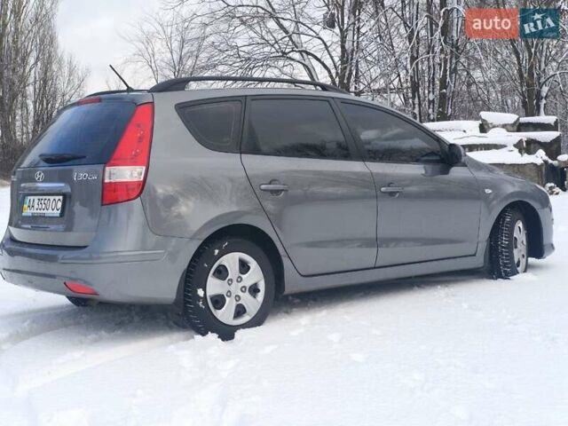 Серый Хендай i30, объемом двигателя 1.59 л и пробегом 150 тыс. км за 7500 $, фото 12 на Automoto.ua