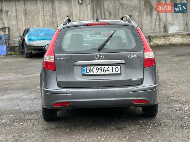 Серый Хендай i30, объемом двигателя 1.6 л и пробегом 290 тыс. км за 2750 $, фото 3 на Automoto.ua