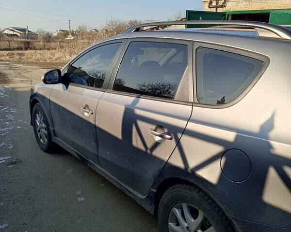 Сірий Хендай i30, об'ємом двигуна 1.59 л та пробігом 224 тис. км за 6800 $, фото 3 на Automoto.ua