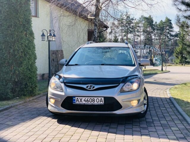 Сірий Хендай i30, об'ємом двигуна 0.14 л та пробігом 188 тис. км за 6250 $, фото 2 на Automoto.ua