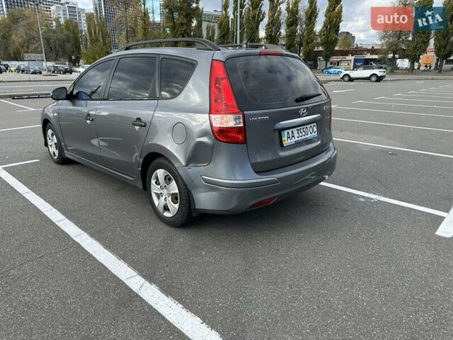 Сірий Хендай i30, об'ємом двигуна 1.59 л та пробігом 157 тис. км за 6000 $, фото 3 на Automoto.ua