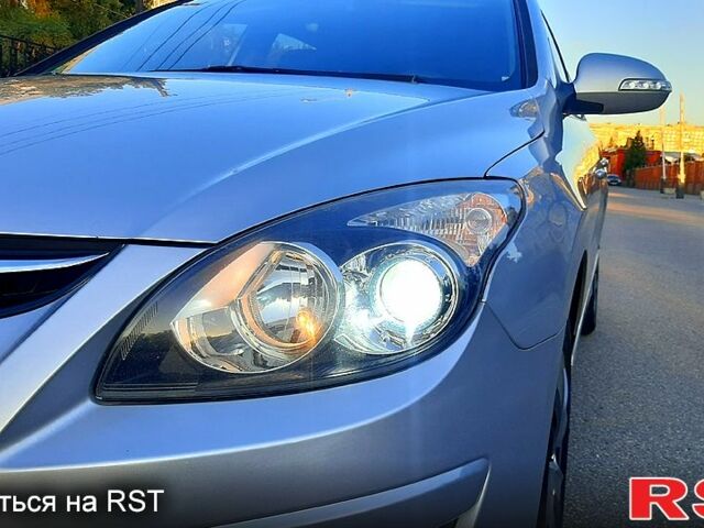 Сірий Хендай i30, об'ємом двигуна 1.4 л та пробігом 227 тис. км за 6300 $, фото 7 на Automoto.ua