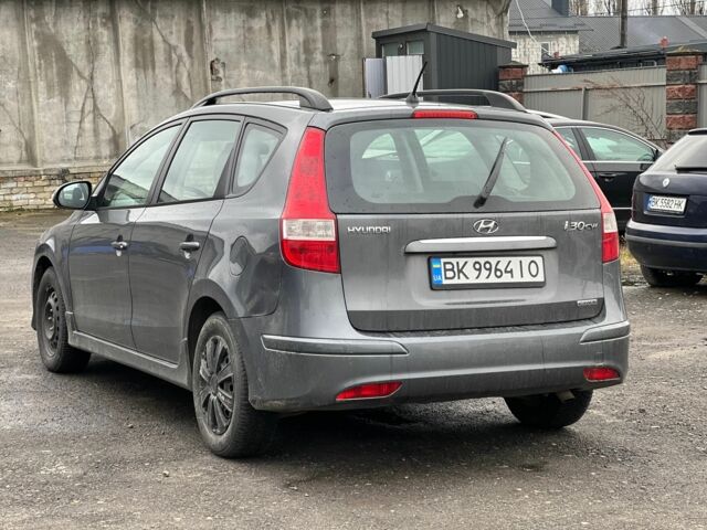 Серый Хендай i30, объемом двигателя 1.6 л и пробегом 290 тыс. км за 2750 $, фото 3 на Automoto.ua