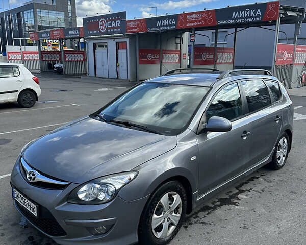 Серый Хендай i30, объемом двигателя 1.59 л и пробегом 146 тыс. км за 7000 $, фото 3 на Automoto.ua
