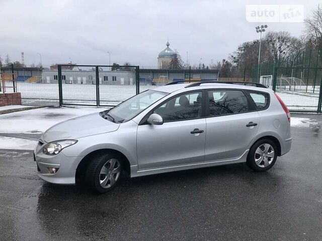 Сірий Хендай i30, об'ємом двигуна 1.4 л та пробігом 159 тис. км за 6500 $, фото 6 на Automoto.ua