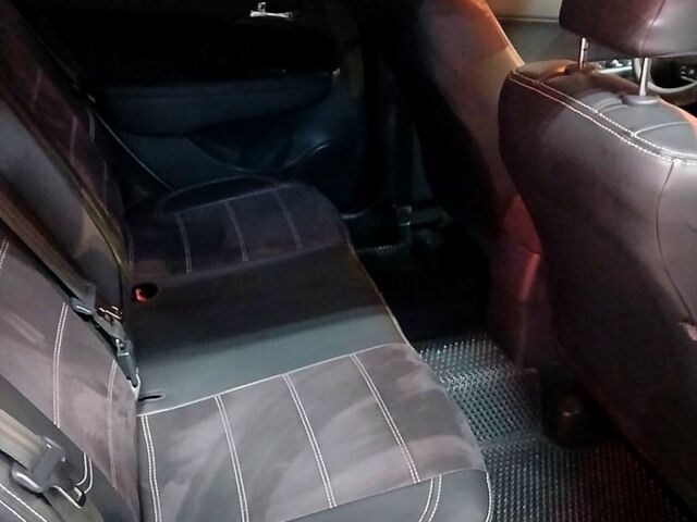 Серый Хендай i30, объемом двигателя 1.4 л и пробегом 218 тыс. км за 7000 $, фото 8 на Automoto.ua