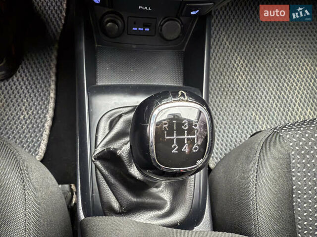 Серый Хендай i30, объемом двигателя 1.58 л и пробегом 286 тыс. км за 4900 $, фото 23 на Automoto.ua