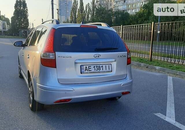 Серый Хендай i30, объемом двигателя 1.4 л и пробегом 213 тыс. км за 6500 $, фото 8 на Automoto.ua