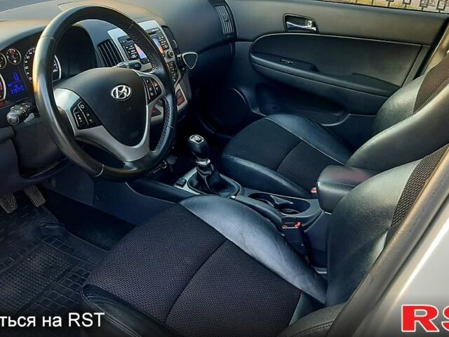 Сірий Хендай i30, об'ємом двигуна 1.4 л та пробігом 227 тис. км за 6300 $, фото 8 на Automoto.ua